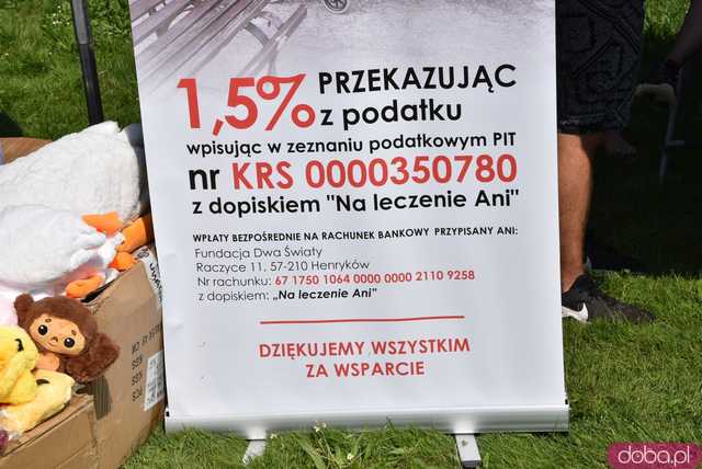 [FOTO] Podziękowali za plony podczas Dożynek Gminnych w Niedźwiedziu