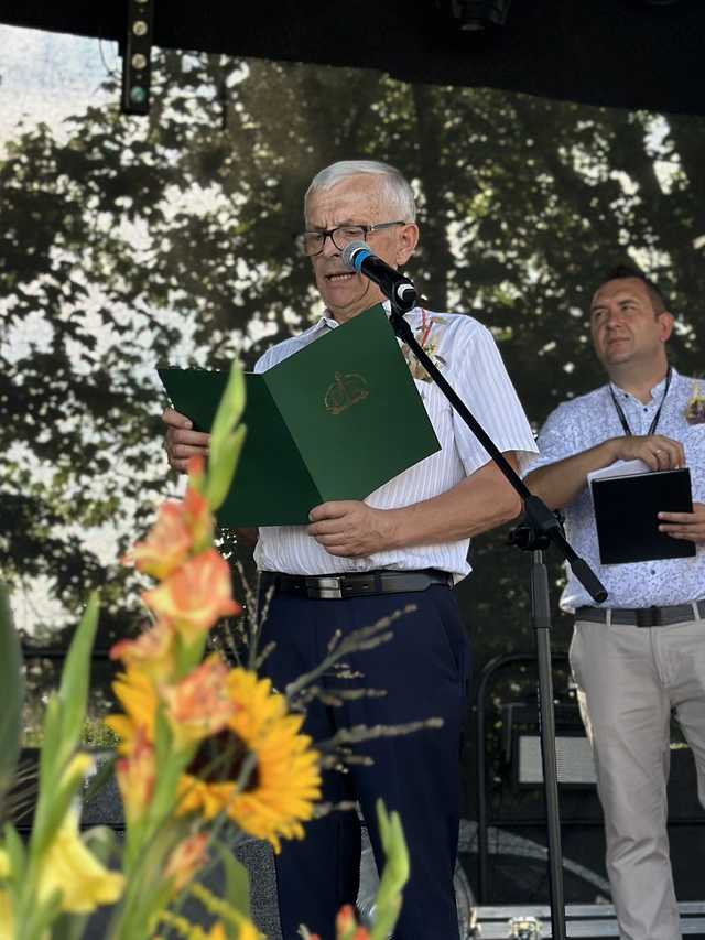 [FOTO] Podziękowali za plony podczas Dożynek Gminnych w Niedźwiedziu