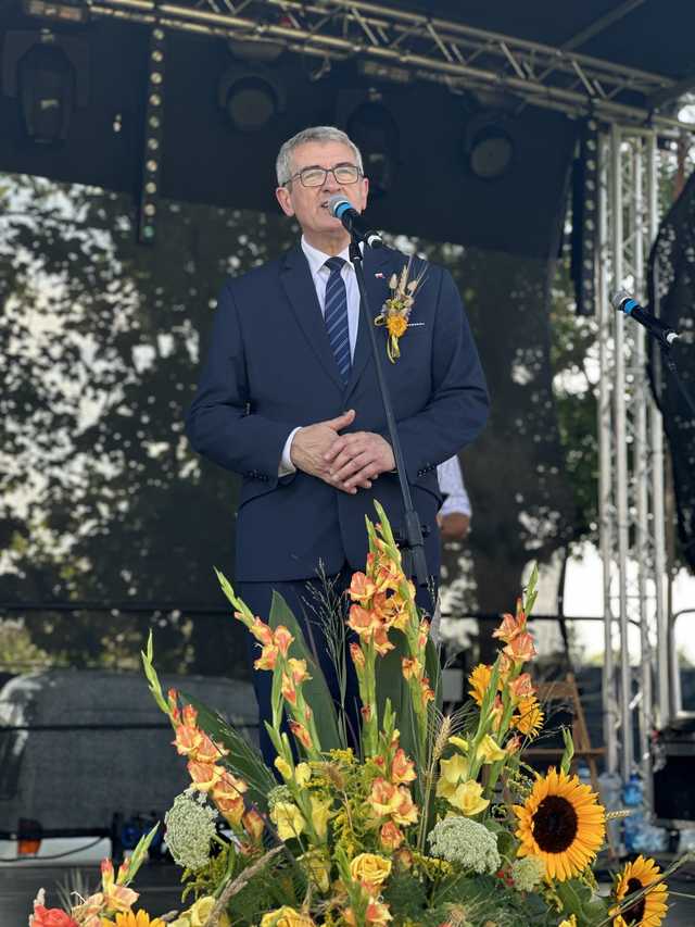 [FOTO] Podziękowali za plony podczas Dożynek Gminnych w Niedźwiedziu