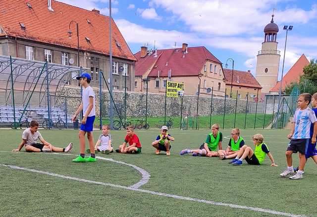 Tydzień z piłką nożną i siatkonogą
