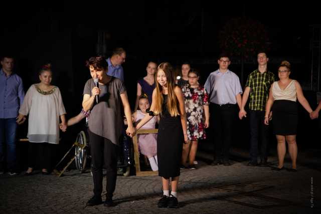 Teatr Bez Maski z DPS-u w Opolnicy na ząbkowickim Rynku