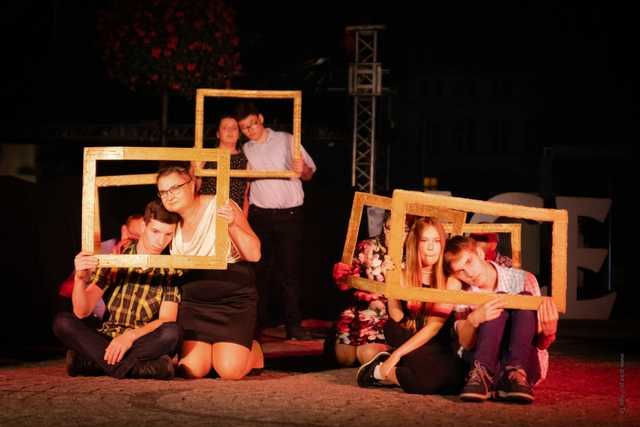 Teatr Bez Maski z DPS-u w Opolnicy na ząbkowickim Rynku