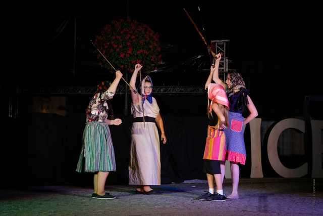 Teatr Bez Maski z DPS-u w Opolnicy na ząbkowickim Rynku