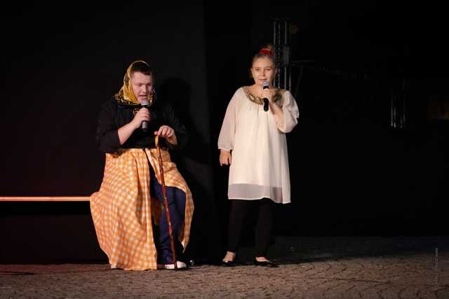 Teatr Bez Maski z DPS-u w Opolnicy na ząbkowickim Rynku