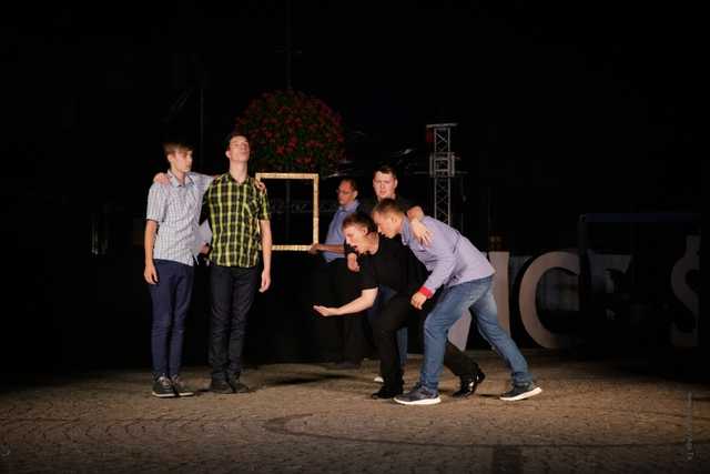 Teatr Bez Maski z DPS-u w Opolnicy na ząbkowickim Rynku