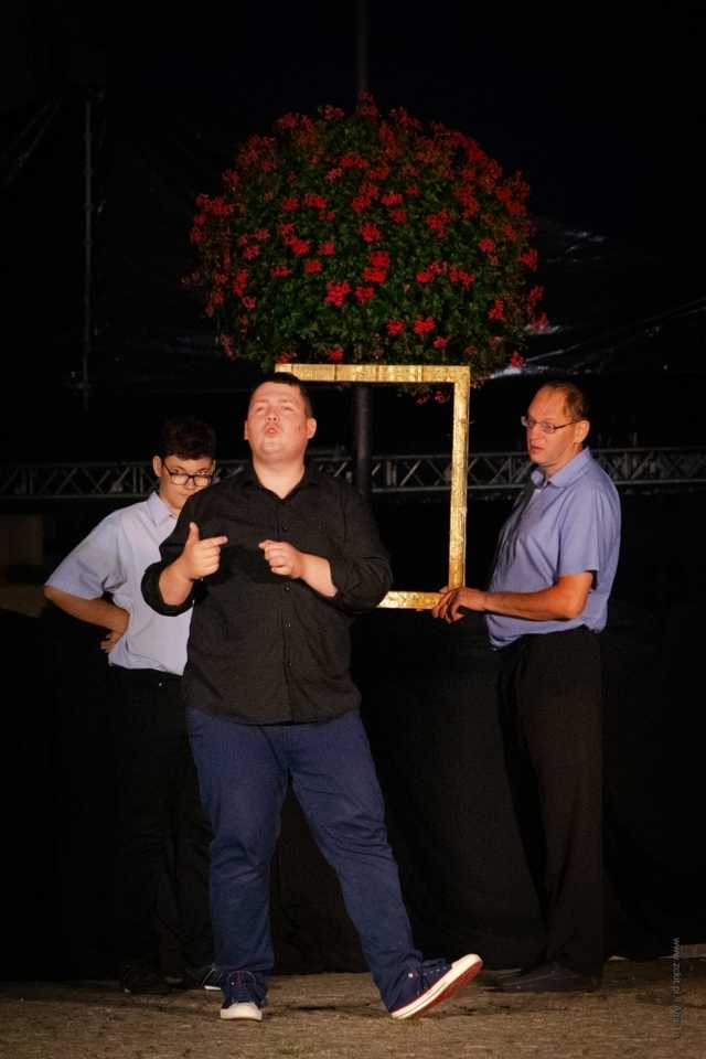 Teatr Bez Maski z DPS-u w Opolnicy na ząbkowickim Rynku