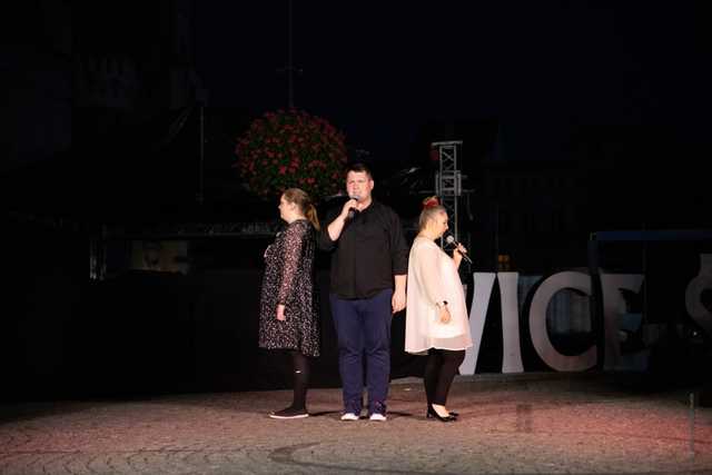 Teatr Bez Maski z DPS-u w Opolnicy na ząbkowickim Rynku