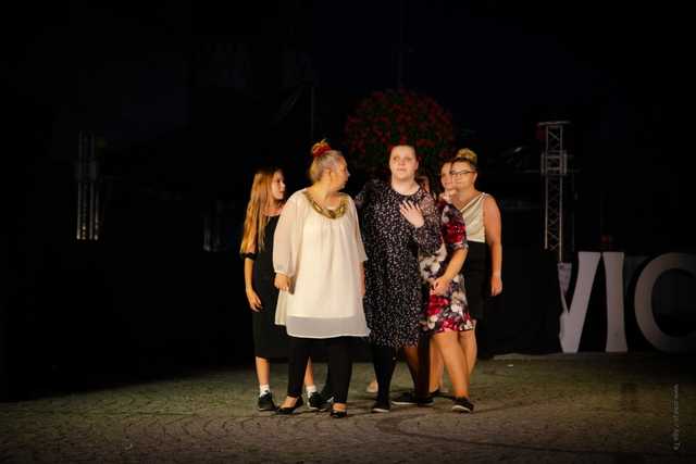 Teatr Bez Maski z DPS-u w Opolnicy na ząbkowickim Rynku