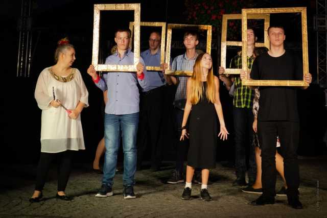 Teatr Bez Maski z DPS-u w Opolnicy na ząbkowickim Rynku