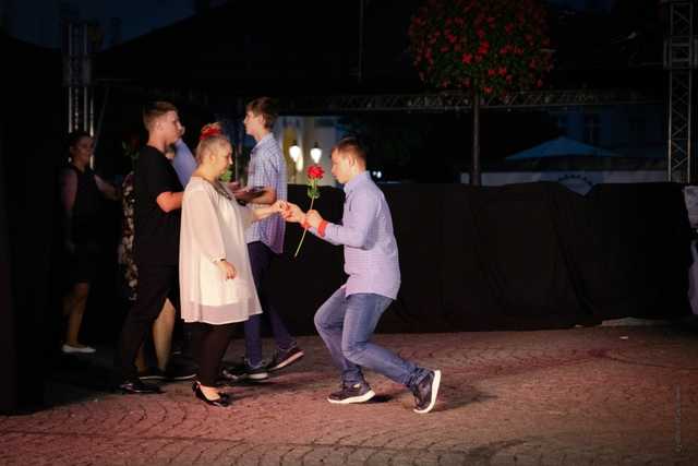 Teatr Bez Maski z DPS-u w Opolnicy na ząbkowickim Rynku