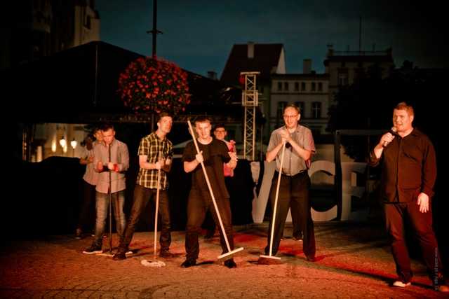 Teatr Bez Maski z DPS-u w Opolnicy na ząbkowickim Rynku