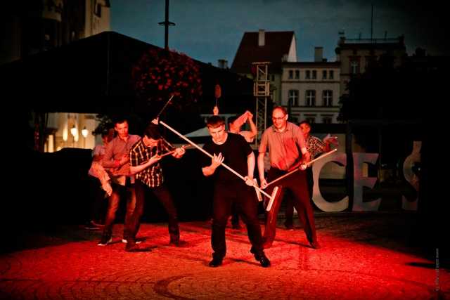 Teatr Bez Maski z DPS-u w Opolnicy na ząbkowickim Rynku