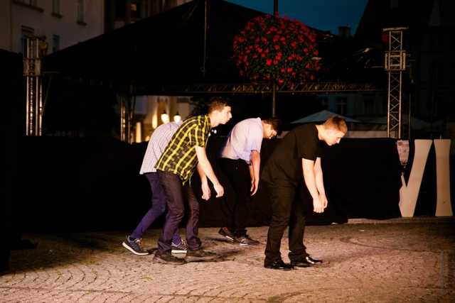 Teatr Bez Maski z DPS-u w Opolnicy na ząbkowickim Rynku