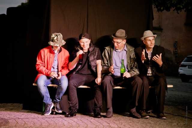 Teatr Bez Maski z DPS-u w Opolnicy na ząbkowickim Rynku