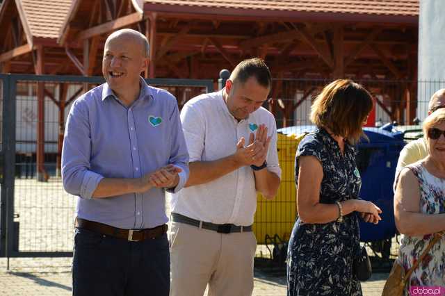 Nie marnuj! Podziel się jedzeniem! W Ziębicach przy MOPS-ie stanęła społeczna lodówka