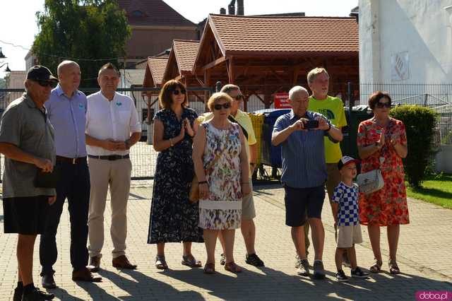 Nie marnuj! Podziel się jedzeniem! W Ziębicach przy MOPS-ie stanęła społeczna lodówka