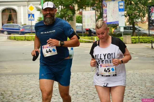Prawie 350 biegaczy rywalizowało w 10 Ząbkowickiej