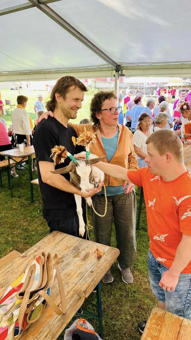 Pielgrzymka Osób Niepełnosprawnych ich Rodzin i Przyjaciół w Henrykowie