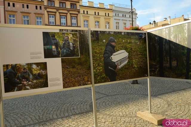 Wystawa o kryzysie humanitarnym na granicy polsko-białoruskiej i spotkanie z Janiną Ochojską
