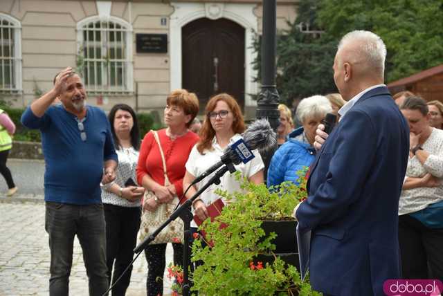 [WIDEO, FOTO] Wykluczenie komunikacyjne w gminie Złoty Stok: Jak rozwiązać problem z dojazdem do szkół ponadpodstawowych?