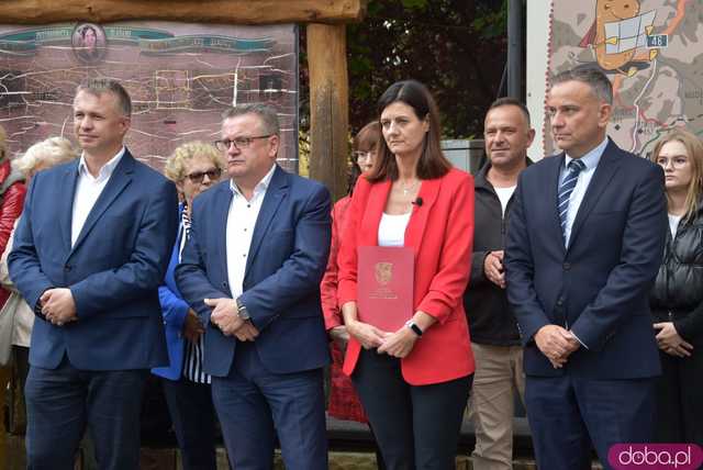 [WIDEO, FOTO] Wykluczenie komunikacyjne w gminie Złoty Stok: Jak rozwiązać problem z dojazdem do szkół ponadpodstawowych?