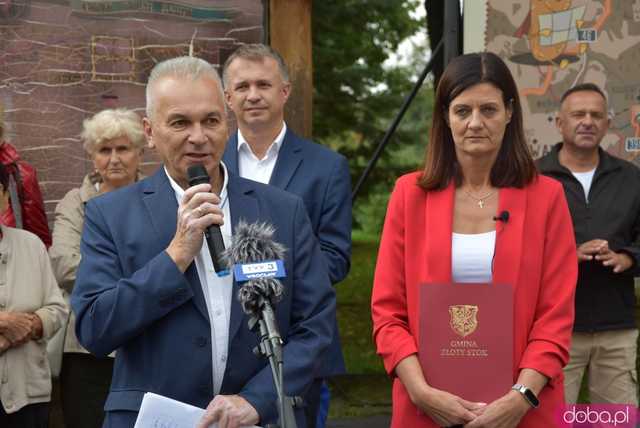 [WIDEO, FOTO] Wykluczenie komunikacyjne w gminie Złoty Stok: Jak rozwiązać problem z dojazdem do szkół ponadpodstawowych?