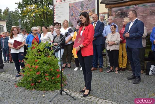 [WIDEO, FOTO] Wykluczenie komunikacyjne w gminie Złoty Stok: Jak rozwiązać problem z dojazdem do szkół ponadpodstawowych?