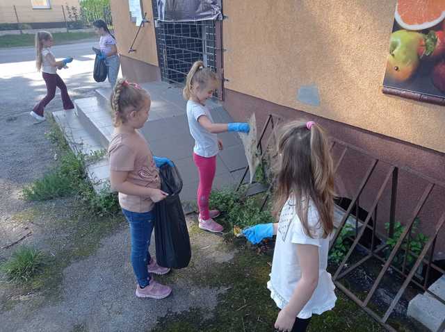 [FOTO] Uczniowie posprzątali okolice. Za nami akcja Sprzątanie świata w Ziębicach