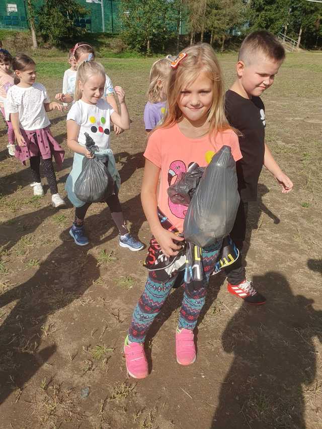 [FOTO] Uczniowie posprzątali okolice. Za nami akcja Sprzątanie świata w Ziębicach