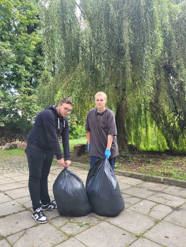 [FOTO] Uczniowie posprzątali okolice. Za nami akcja Sprzątanie świata w Ziębicach