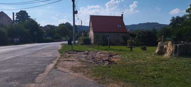 Zdemontowano stare wiaty przystankowe w gminie Stoszowice [Foto]