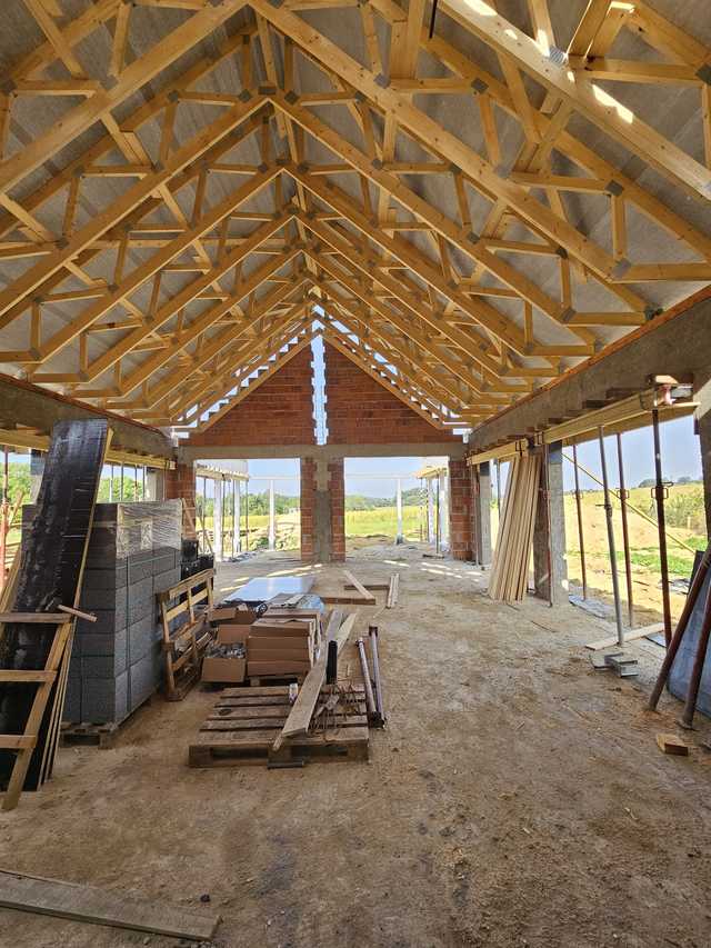 Świetlica wiejska w Kalinowicach Górnych pnie się do góry!