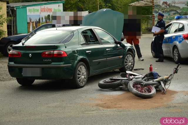 Osobówka wjechała w motocykl na Żeromskiego