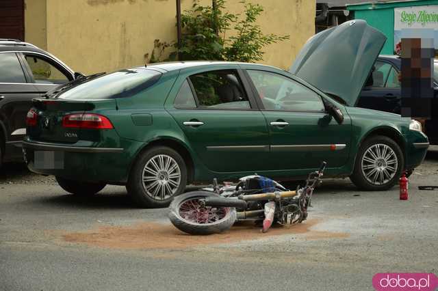 Osobówka wjechała w motocykl na Żeromskiego