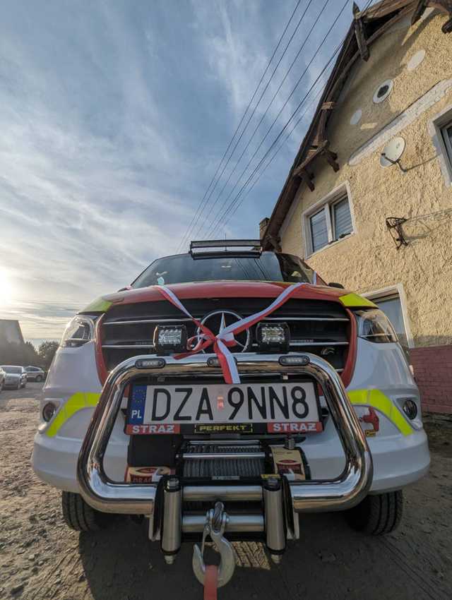 Strażacy z Witostowic już z nowym autem!