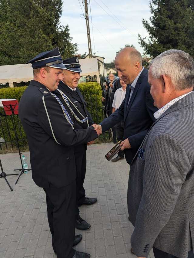 Strażacy z Witostowic już z nowym autem!