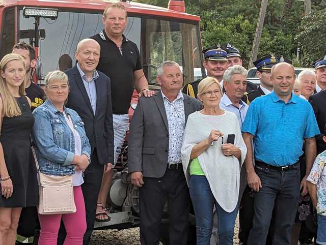 Strażacy z Witostowic już z nowym autem!