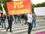 Rolnicy protestują na dk8 w Ząbkowicach Śląskich
