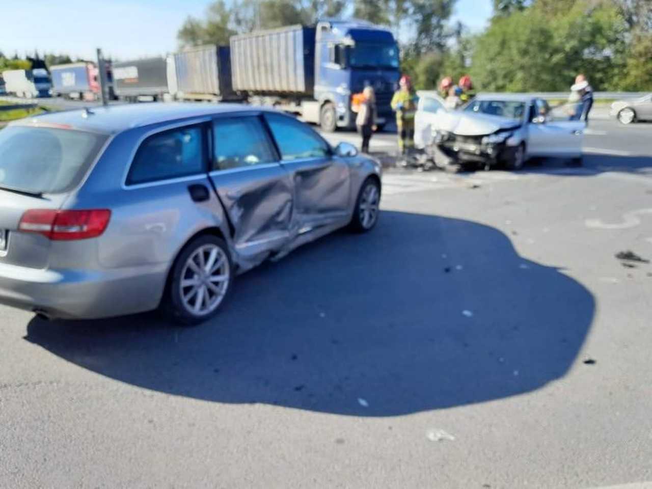 [FOTO] Wypadek na skrzyżowaniu DK8 i Legnickiej w Ząbkowicach Śląskich