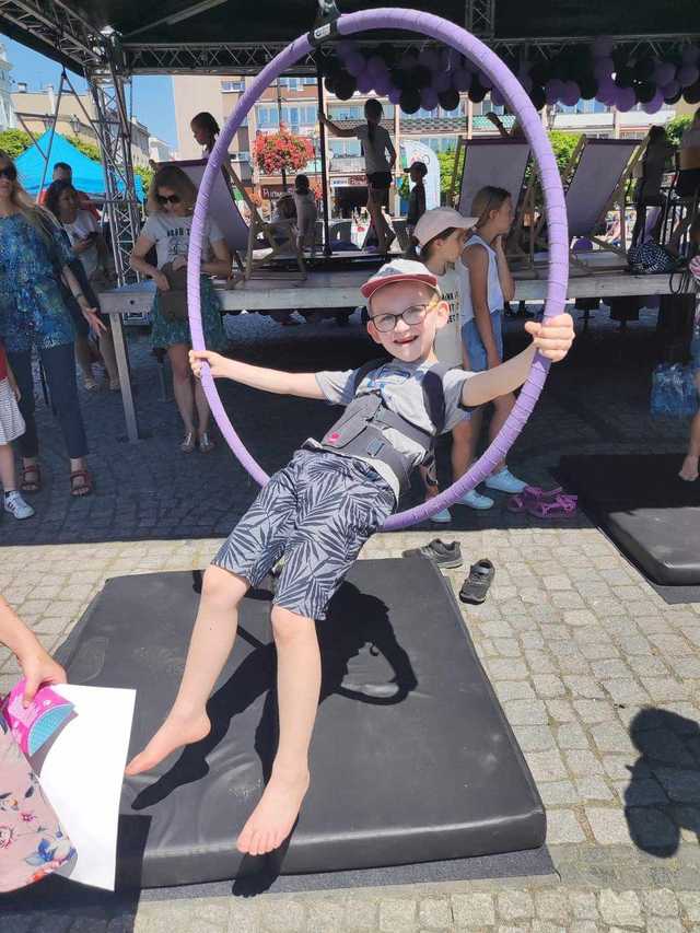 Cierpi na rzadkie choroby genetyczne, tylko intensywna rehabilitacja może mu pomóc. 8-letni ząbkowiczanin prosi o pomoc