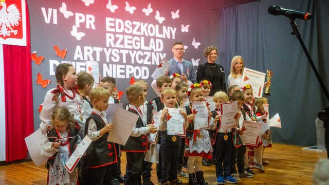 Przedszkolaki artystycznie dla Niepodległej