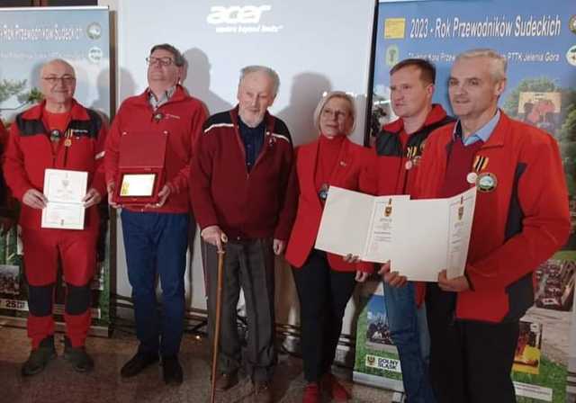 Ząbkowiccy przewodnicy odznaczeni