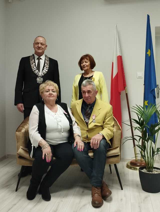 [FOTO] Złote i Diamentowe Gody mieszkańców gminy Bardo. Wręczono medale za długoletnie pożycie małżeńskie