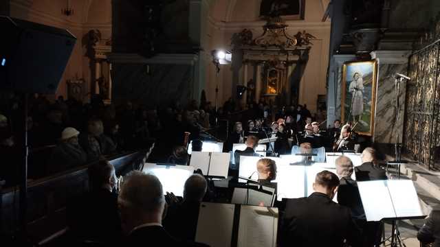 [FOTO] Świąteczna atmosfera w Bazylice Mniejszej. Koncert kolęd i pastorałek Zespołu Pieśni i Tańca Śląsk w Bardzie