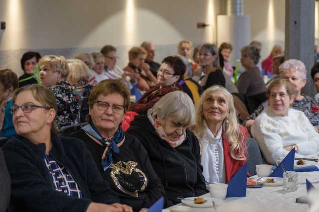 Blisko 200 mieszkańców gminy Kamieniec Ząbkowicki otrzymało ogólnopolską kartę seniora