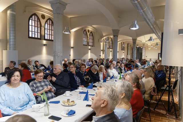 Blisko 200 mieszkańców gminy Kamieniec Ząbkowicki otrzymało ogólnopolską kartę seniora