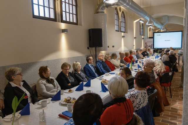 Blisko 200 mieszkańców gminy Kamieniec Ząbkowicki otrzymało ogólnopolską kartę seniora