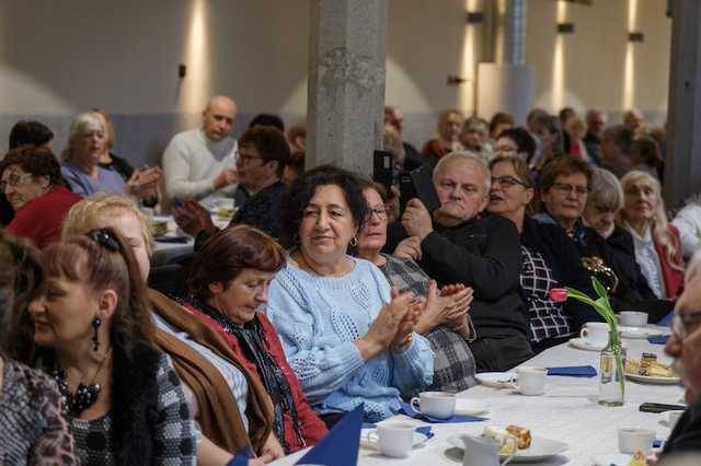 Blisko 200 mieszkańców gminy Kamieniec Ząbkowicki otrzymało ogólnopolską kartę seniora