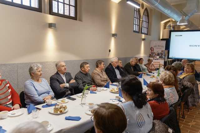 Blisko 200 mieszkańców gminy Kamieniec Ząbkowicki otrzymało ogólnopolską kartę seniora