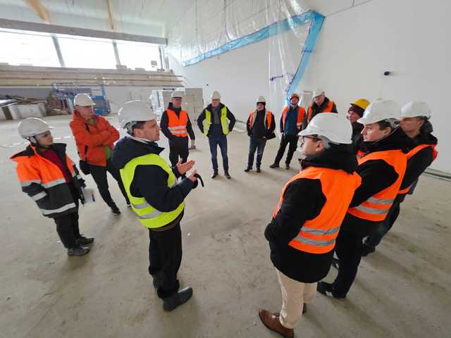 Praca wre na budowie hali sportowo-widowiskowej w Ziębicach